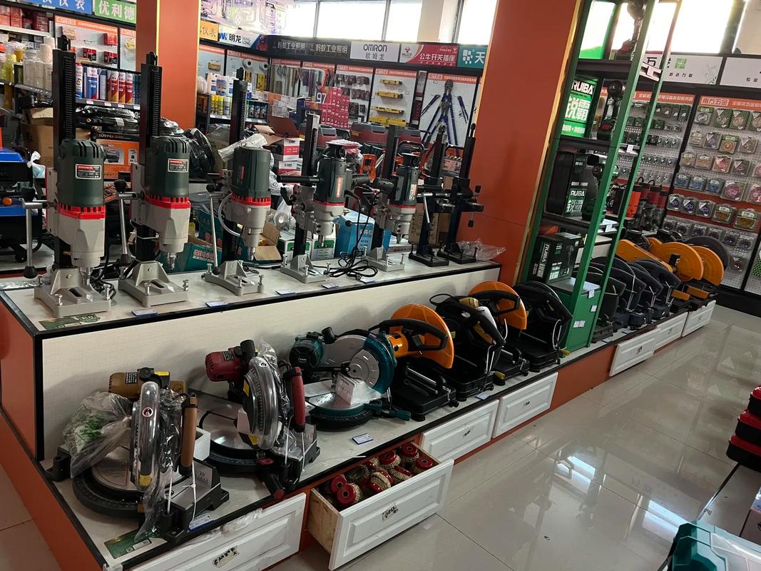 沂水南方五金機(jī)電,是一家大型綜合類五金機(jī)電公司,經(jīng)營面積25